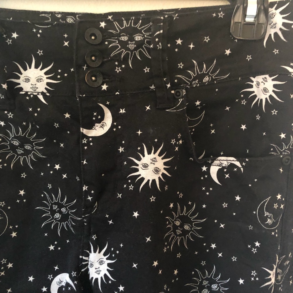 Sold - Picture 3 of 4